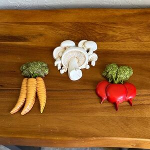 Vintage vegetable wall hanging plastic molds made in USA carrot mushroom‎ radish